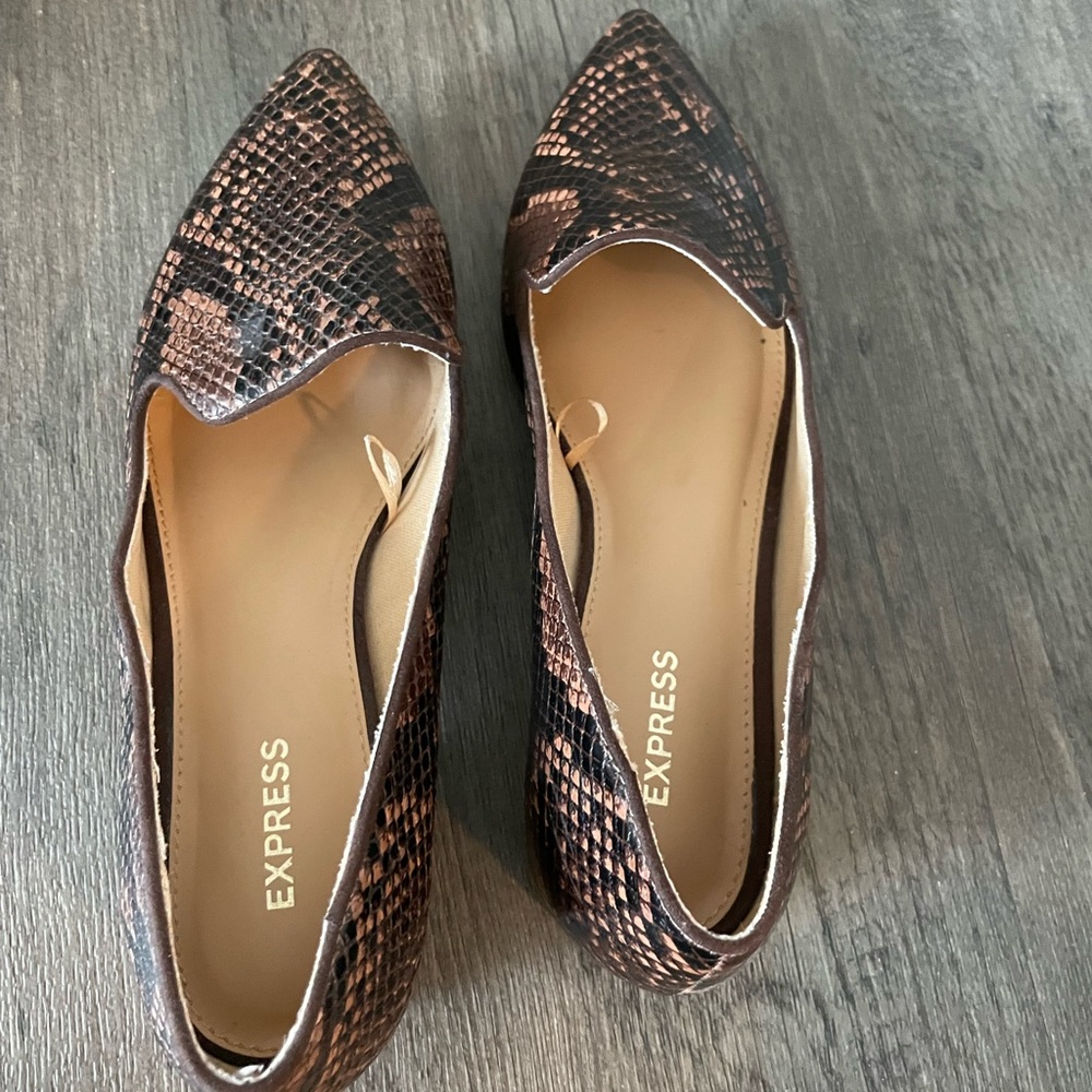 Express Snake Print Heeled Pointed Toe Flat. Size… - image 3